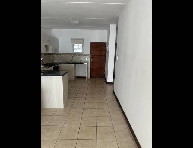 2 BEDROOM TOWNHOUSE FOR SALE IN BRENTWOOD